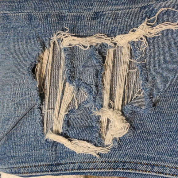 A&F Ultra High Rise Ankle Straight Jeans - Picture 6 of 8